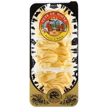 Ол затты бөксесіне тығып, серуендеуге шықты.